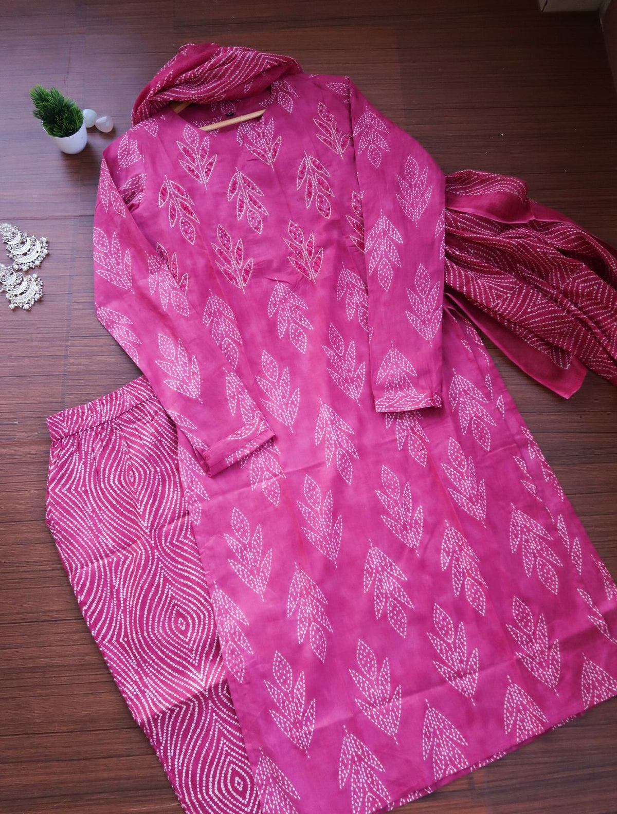 Preet Full Sleeves Suit Set